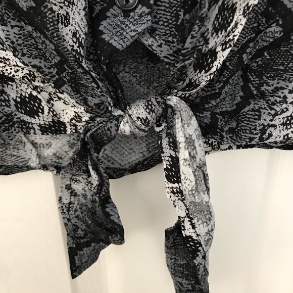 BNWT H&M Snake Print Top Size 12 - Picture 4 of 4